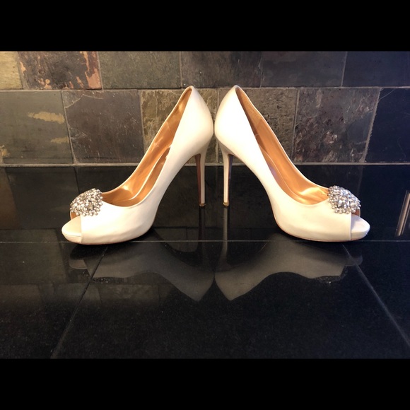 Badgley Mischka ivory satin rhinestone peep toes - Picture 4 of 12